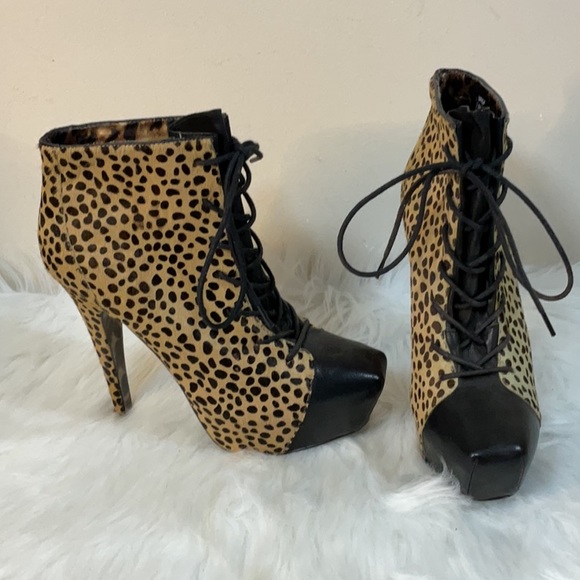 💕2/$20💕Betsey Johnson Cheetah Print Boots NWOT Size 7.5 - Picture 4 of 12